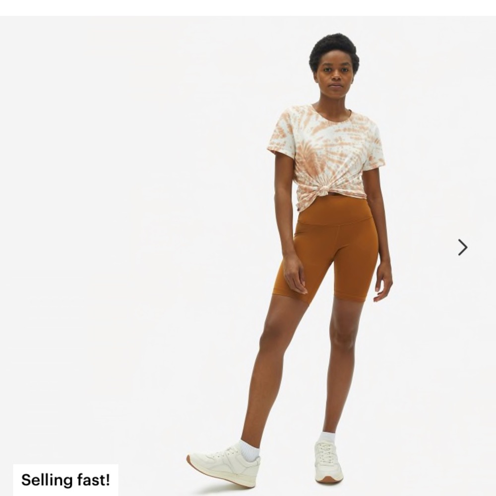 Everlane perform bike short S